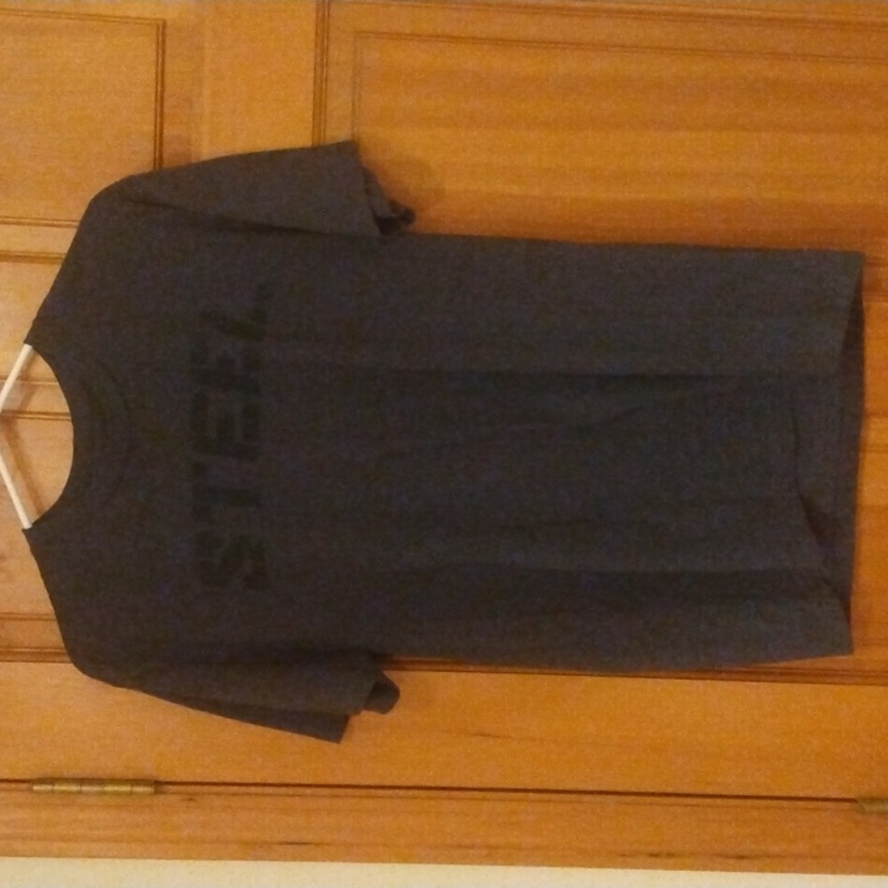 Men's size medium gray "steel" tee